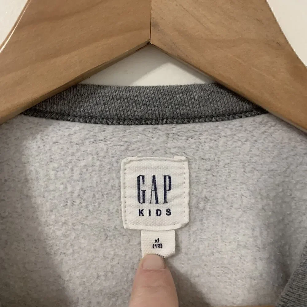 Gap Kids Gray Sweatshirt Boys X-Large (12) Buffalo Plaid Logo